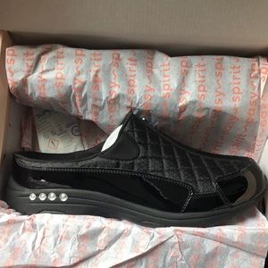 Easy Spirit Slip-on shoes